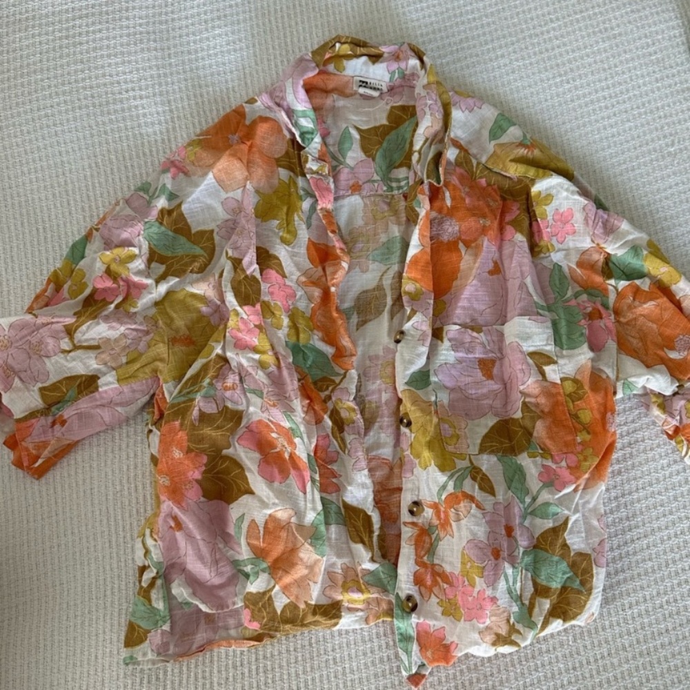 Billabong floral top